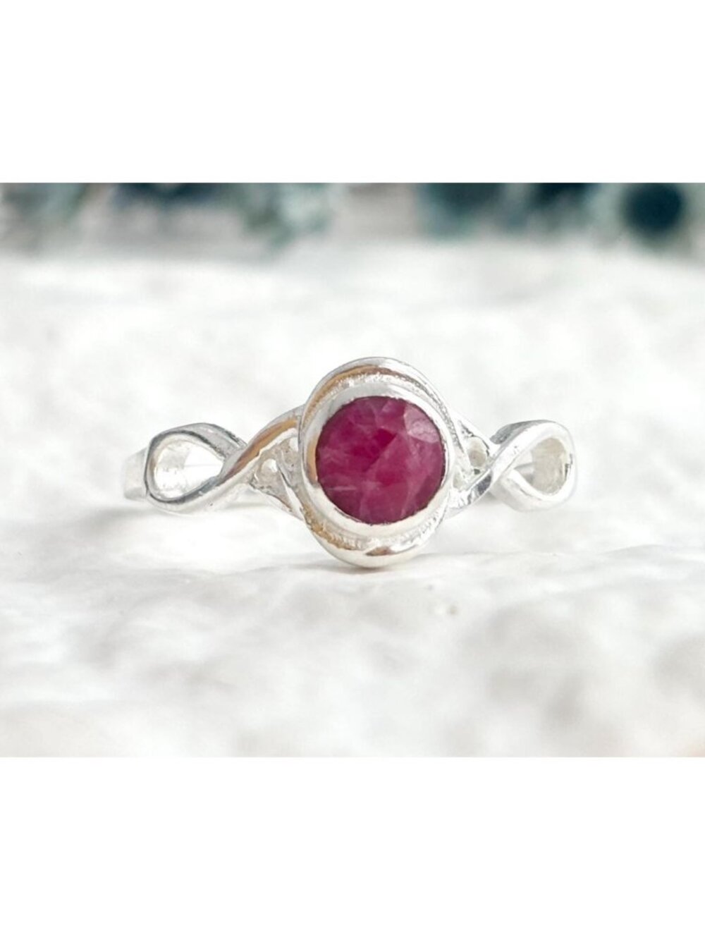Round Ruby Gemstone Solitaire Infinity Sterling Silver 925 Vintage Ring - sz 6.5